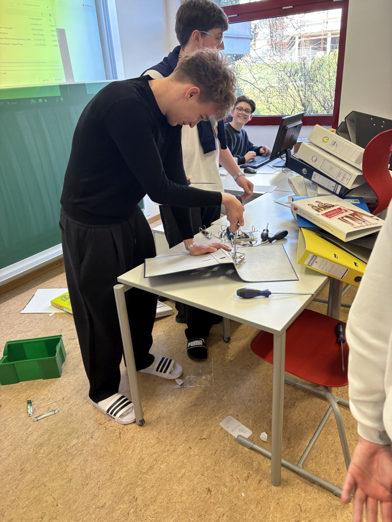 Gruppenraum 1 aufräumen